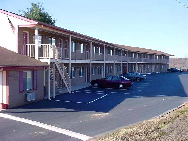 Americas Best Value Inn Jonesvilleの写真