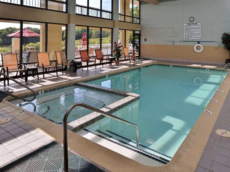 クオリティ イン ジョーンズビル インターステート 77 (Quality Inn Jonesville I-77)の写真