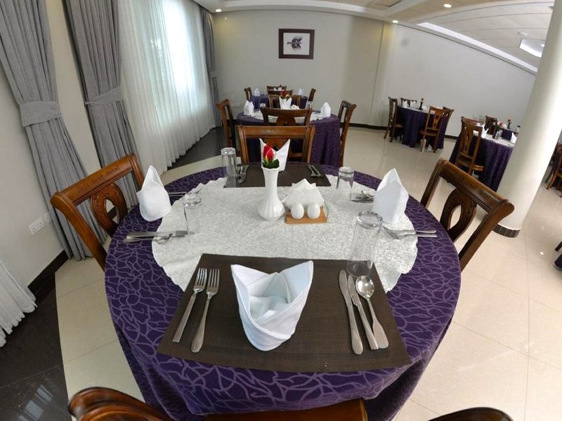 Maple Leaf Hotel Masakaの写真