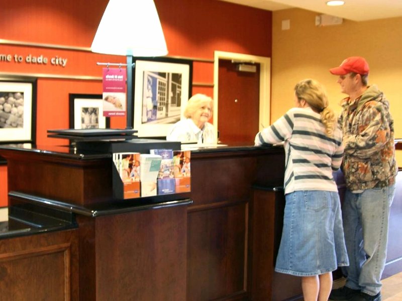 Hampton Inn Dade City - Zephyrhillsの写真