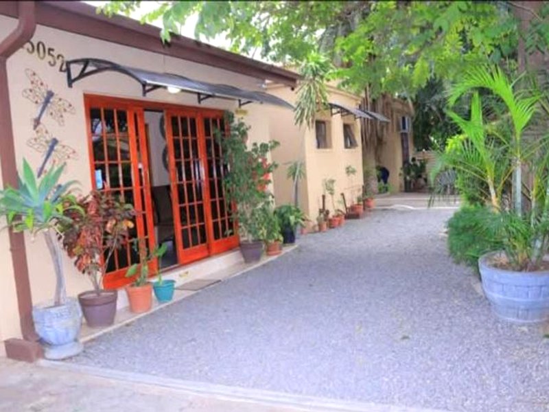 Crown Guest House Francistownの写真
