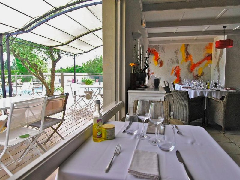 Logis Hotel Restaurant Les Aubunsの写真