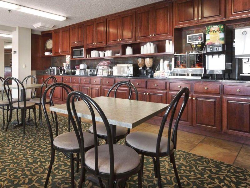 スーパー 8 バイ ウインダム スー フォールズ 41ST ストリート (Super 8 By Wyndham Sioux Falls/41St Street)の写真