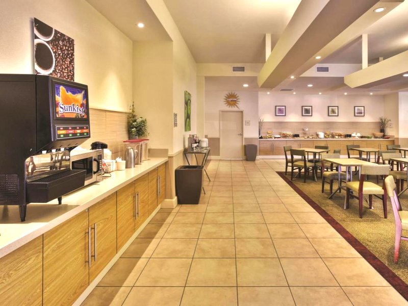 ラ キンタ イン&スイーツ バイ ウィンダム ダンブリー (La Quinta Inn & Suites by Wyndham Danbury)の写真