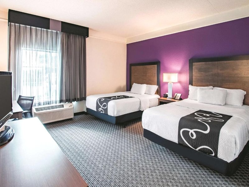 ラ キンタ イン アンド スイーツ フォート ワース シティ ビュー (La Quinta Inn and Suites Fort Worth City View)の写真