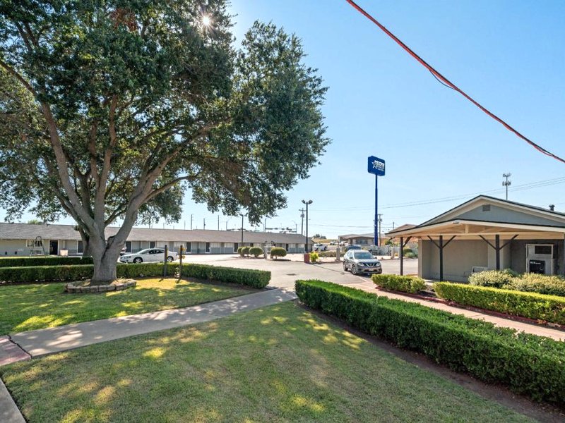 Americas Best Value Inn Brenhamの写真
