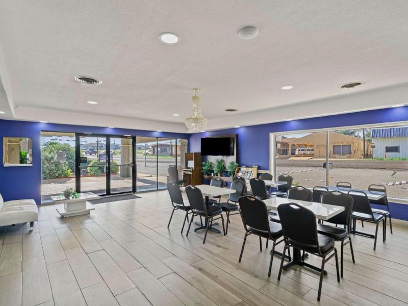 Americas Best Value Inn Brenhamの写真