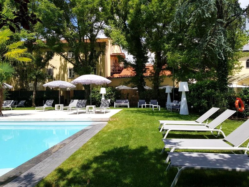Hotel Hambros Il Parco in Villa Banchieriの写真