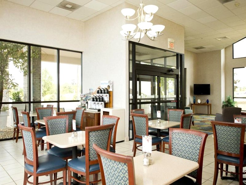 Holiday Inn Express Stephens City By IHGの写真