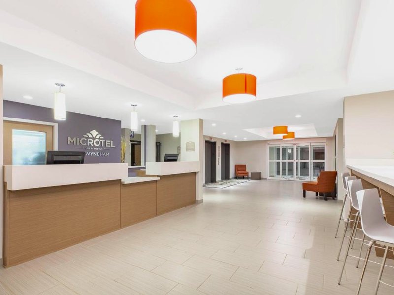 Microtel Inn & Suites by Wyndham Fort McMurrayの写真