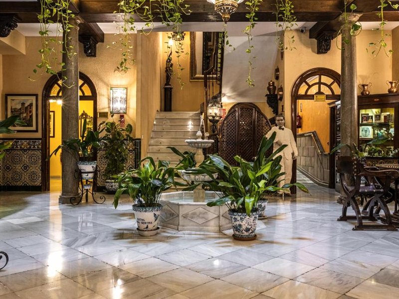 レイナ クリスティーナ ホテル (Reina Cristina Hotel)の写真