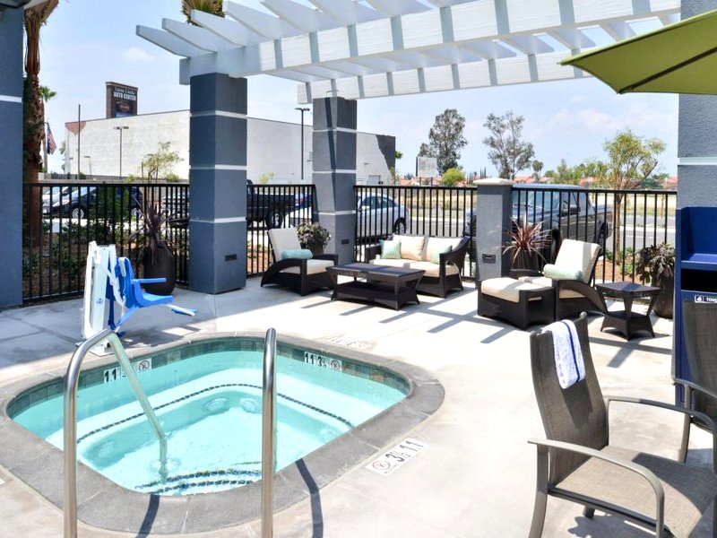 Holiday Inn Express Hotels & Suites Loma Linda By IHGの写真