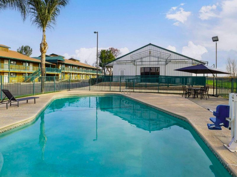 トラベロッジ レモー ニア ナヴァル エア ステーション (Travelodge by Wyndham Lemoore Near Naval Air Station)の写真