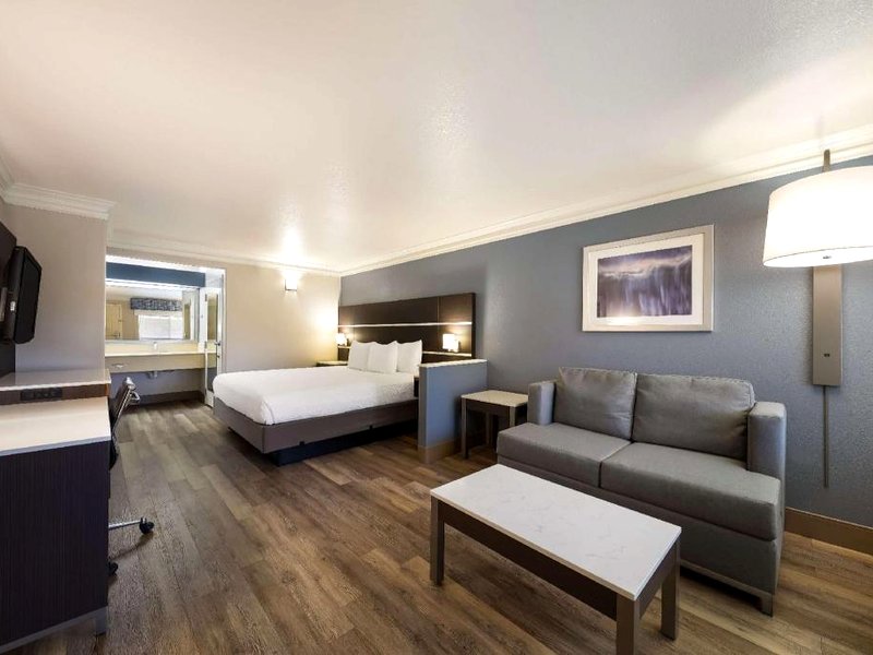 ベストウェスタン イン アンド スイーツ レモア (Best Western Inn and Suites Lemoore)の写真