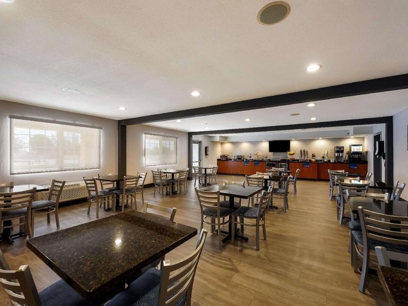 ベストウェスタン イン アンド スイーツ レモア (Best Western Inn and Suites Lemoore)の写真