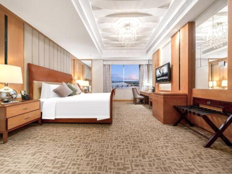 Golden Bay International Hotelの写真