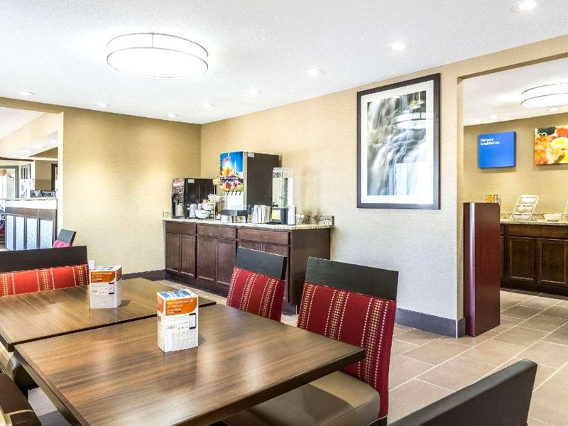Comfort Inn Norwalk - Sanduskyの写真