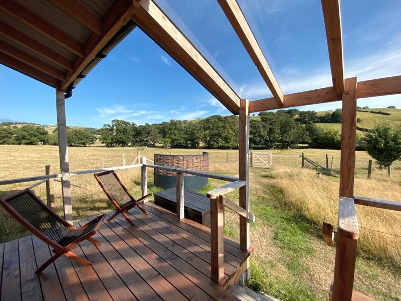Dôl Swynol Glamping Luxury cabin with outdoor bath (Dol Swynol Glamping Luxury cabin with outdoor bath)の写真