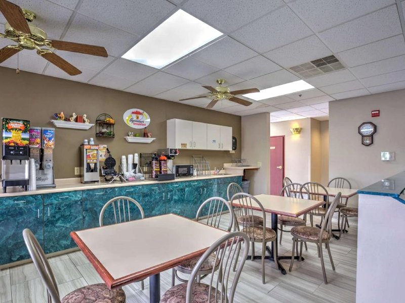 スーパー 8 バイ ウインダム ウォータールー (Super 8 By Wyndham Waterloo)の写真