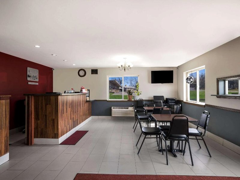 Econo Lodge Inn & Suitesの写真