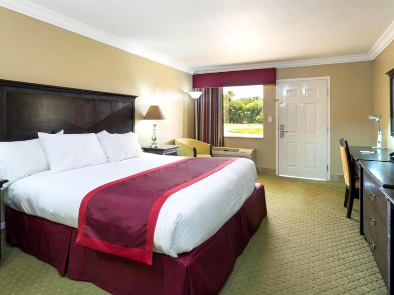 Ramada by Wyndham Lake Placidの写真