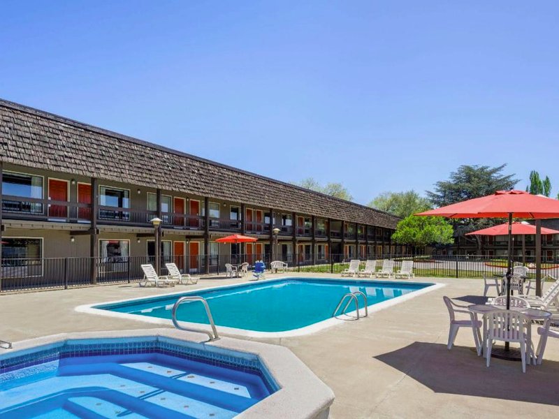 デイズ イン バイ ウィンダム クラマス フォールズ (Days Inn by Wyndham Klamath Falls)の写真