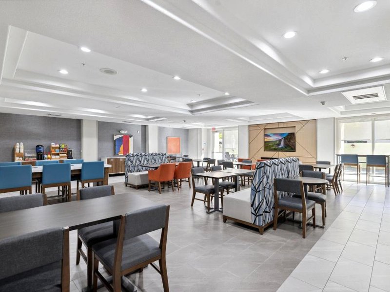 Holiday Inn Express Hotel & Suites Vacaville By IHGの写真