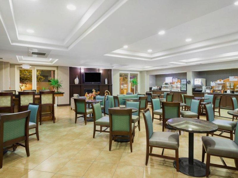 Holiday Inn Express Hotel & Suites Vacaville By IHGの写真
