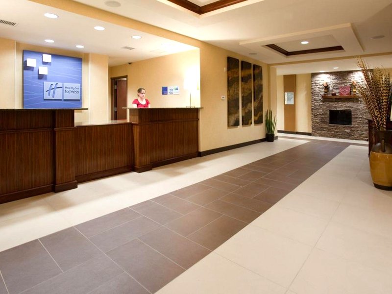 Holiday Inn Express Hotel & Suites Lamar By IHGの写真