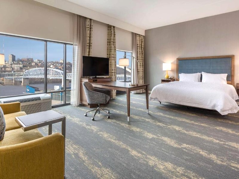 Hampton Inn and Suites Newport/Cincinnatiの写真