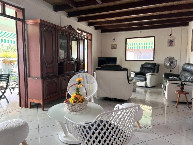 CosyLife Sainte-Rose - Villa calme avec vue Sofaïa à 3km de la plage (CosyLife Sainte-Rose - Villa calme avec vue Sofaia a 3km de la plage)の写真