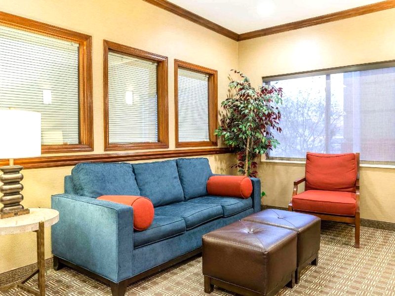 Comfort Inn & Suites East Moline near I-80の写真