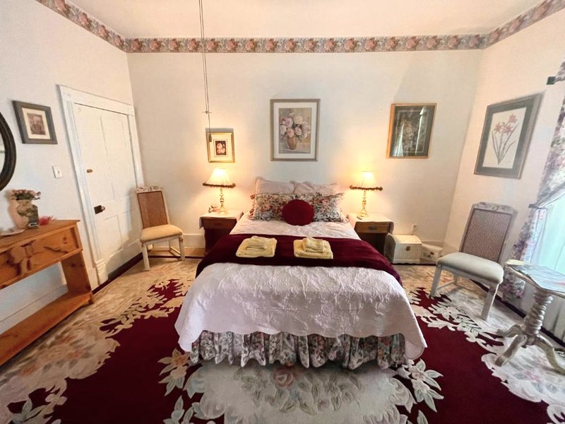 Irishette - Charming Suite in 1893 Victorian Homeの写真