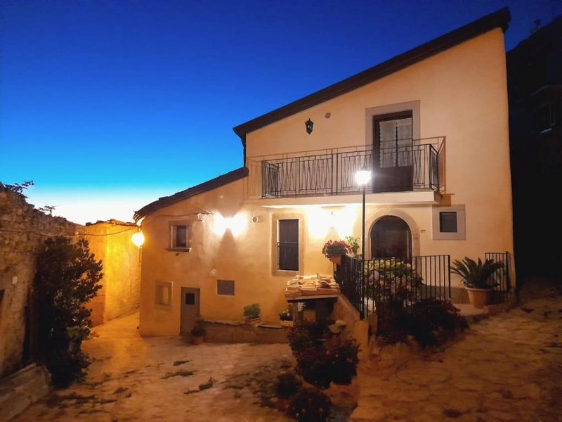 Albergo Diffuso Montalbano Borgo Antico - La Casetta del Ventoの写真