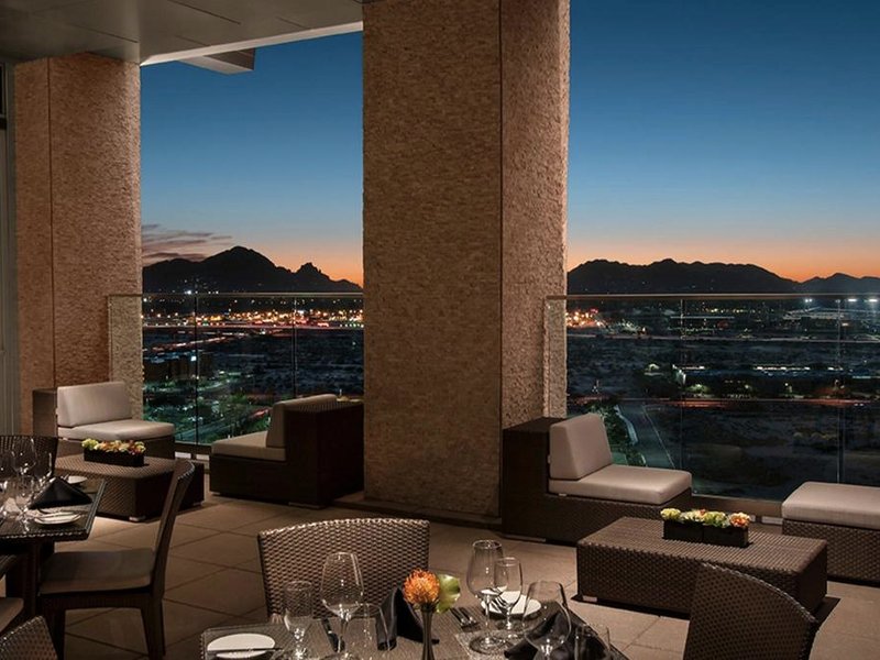 トーキング スティック リゾート (Talking Stick Resort)の写真