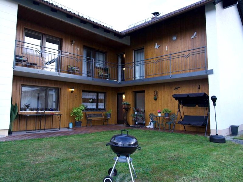 Stilvolles und Kunstvolles Retreat Apartment mit 400qm Garten & Massage und Ayurvedaの写真