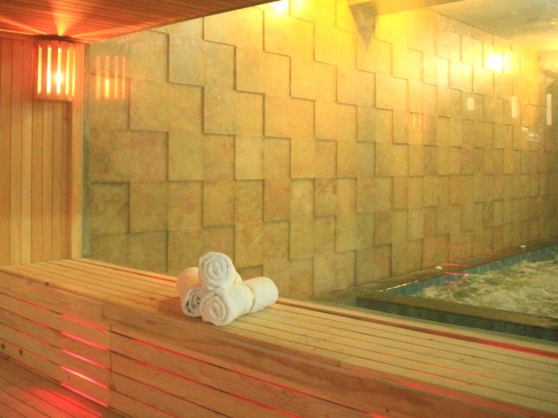 ブキット インダー レスタリ ホテル (Bukit Indah Lestari Hotel)の写真