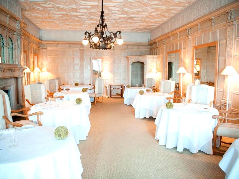 デーンズフィールド ハウス ホテル アンド スパ (Danesfield House Hotel And Spa)の写真