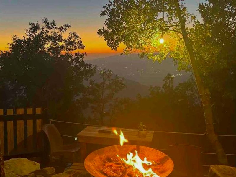 ［ケンチャラ］バンガロー（m²）｜ 1ベッドルーム／1バスルーム (The Owl Nest -  Treehouse with outdoor hot tub)の写真