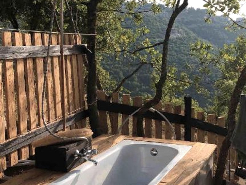 ［ケンチャラ］バンガロー（m²）｜ 1ベッドルーム／1バスルーム (The Owl Nest -  Treehouse with outdoor hot tub)の写真