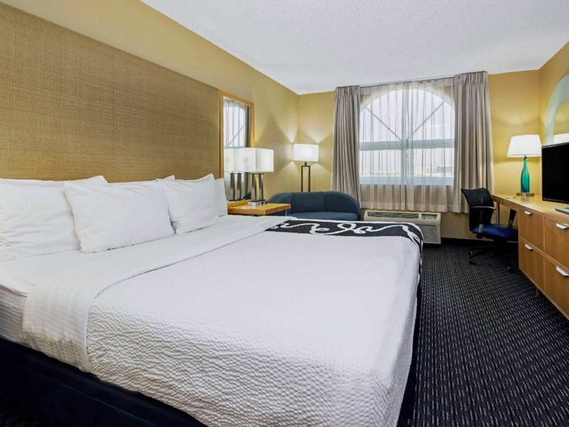 ラ キンタ イン&スイーツ バイ ウィンダム ウエスト パーム ビーチ エアポート (La Quinta Inn & Suites by Wyndham West Palm Beach Airport)の写真