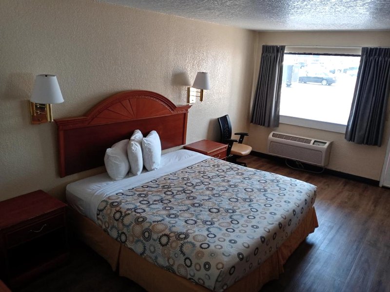 Hole Inn the Wall Hotel - Fort Walton Beach - Sunset Plaza - near Beaches & Hurlburtの写真