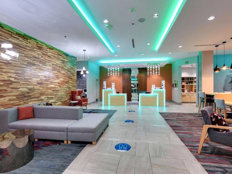 La Quinta Inn & Suites by Wyndham Lakewayの写真