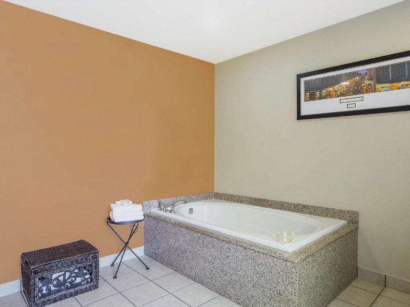 デイズ イン&スイーツ バイ ウィンダム ティボドー (Days Inn & Suites by Wyndham Thibodaux)の写真