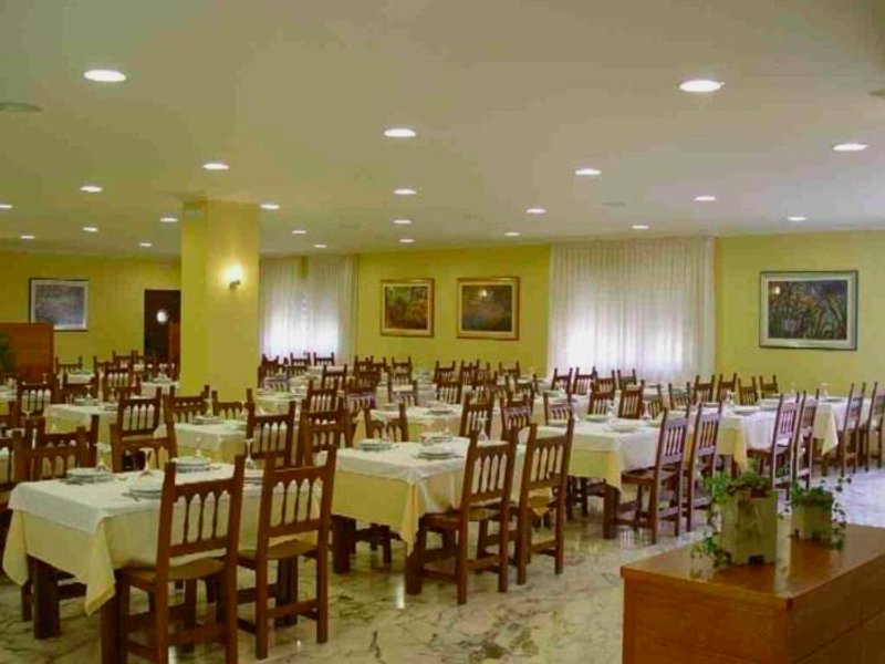 Hotel Dinajanの写真