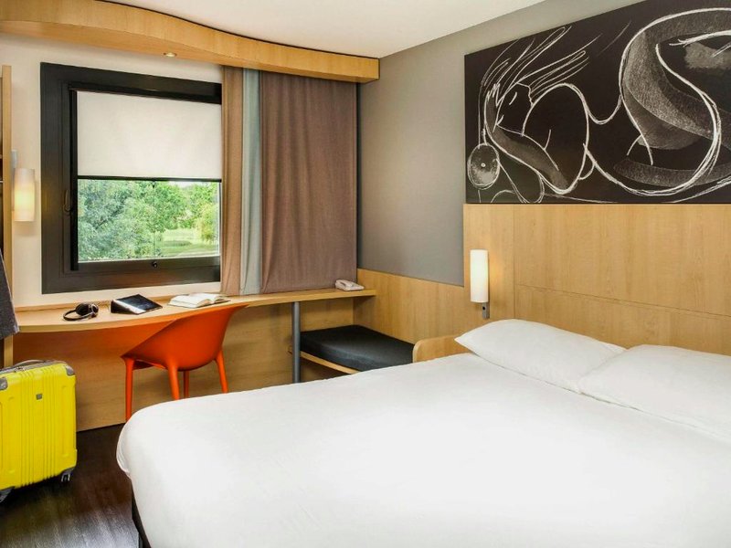ibis Montceau-les-Minesの写真