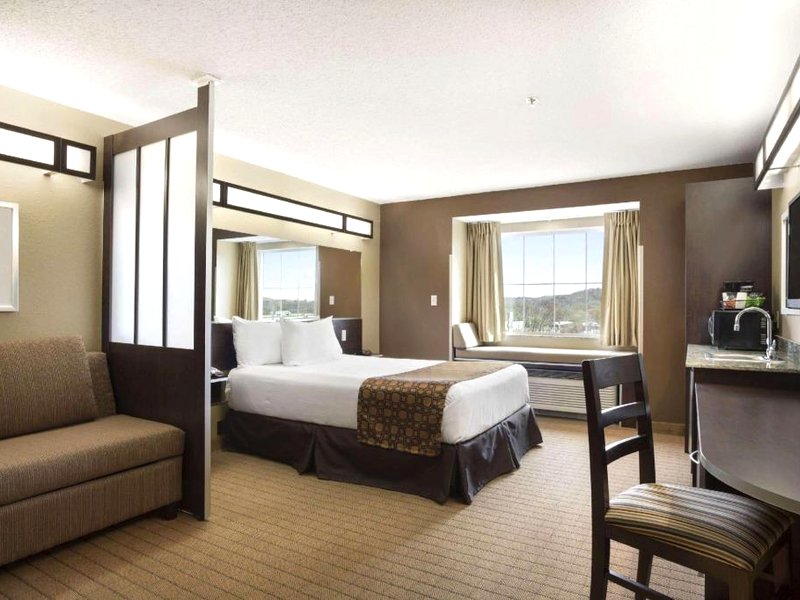 Microtel Inn & Suites by Wyndham Cambridgeの写真