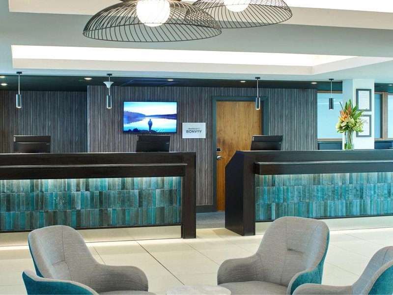 コートヤード・ロンドン・ガトウィック・エアポート (Courtyard London Gatwick Airport)の写真