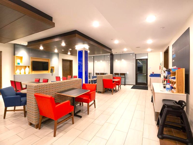 Holiday Inn Express and Suites Wentzville St Louis West By IHGの写真