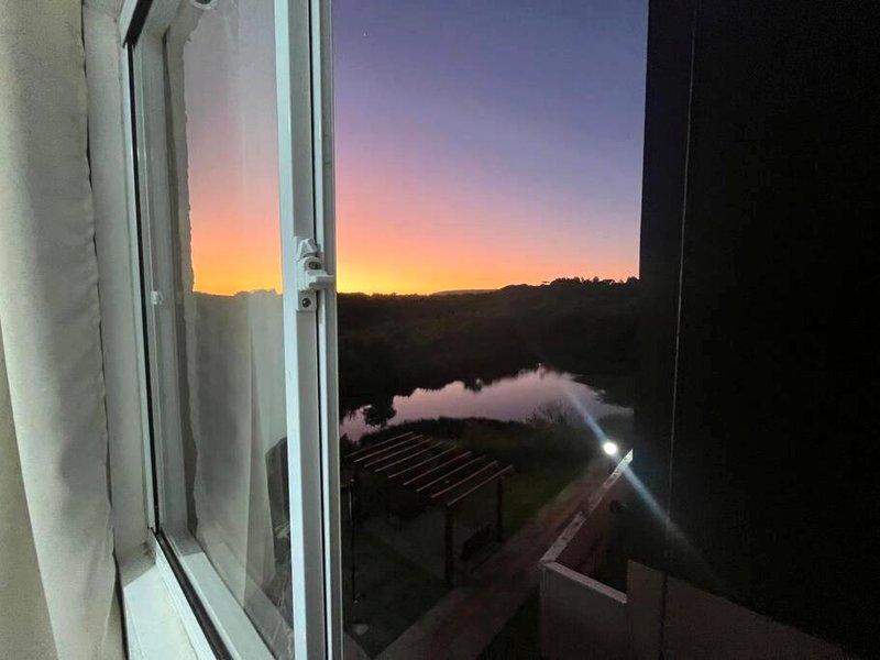 Apartamento 2 quartos, prox Outlet Campo Largo BR e Hospitais possui lava e secaの写真